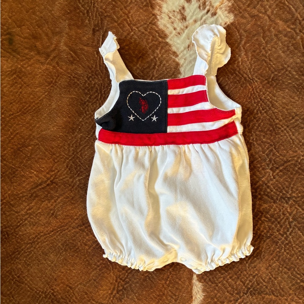 Vintage U.S Polo Assn. baby girl romper 
size 0/3 
100% cotton